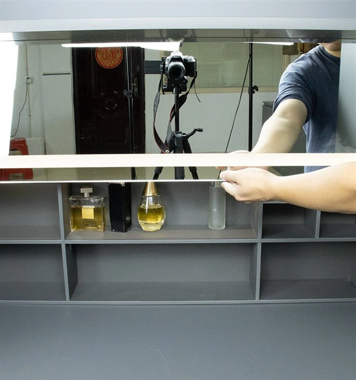 Automatic Lifting Vanity Mirror