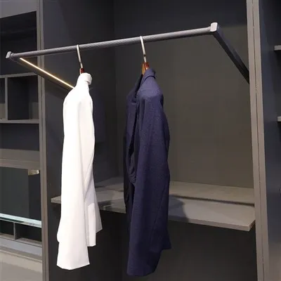 Električni štap za odjeću u ormaru