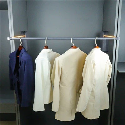 Unutarnji ormar sa šipkom za vješanje